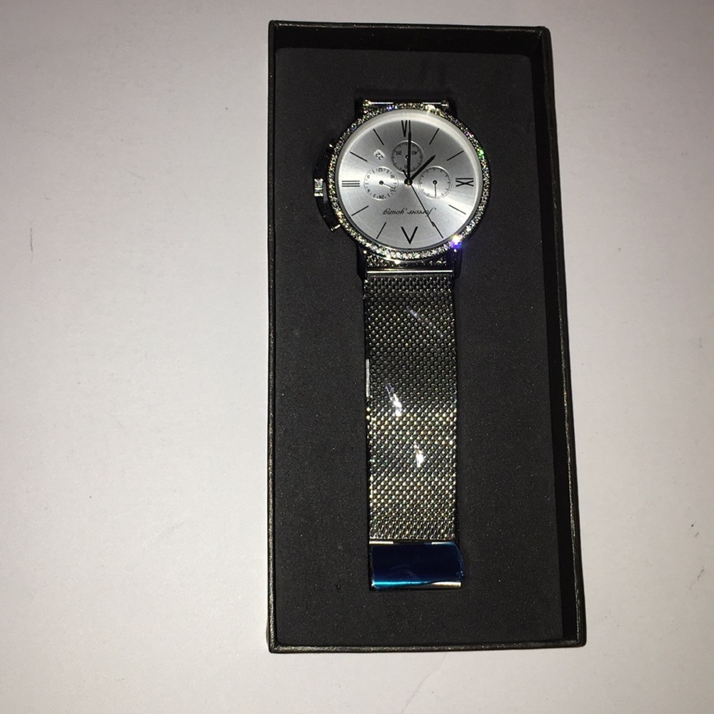 Forever young women’s silver diamond studded watch